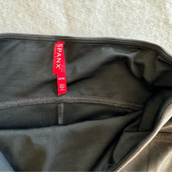 SPANX Faux Leather Look Leggings Black Size M - Picture 5 of 9